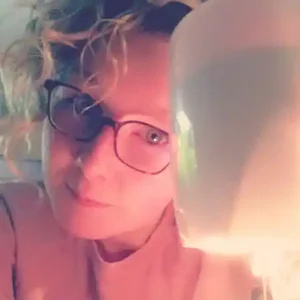 Mélanie Le Borgne avec sa machine